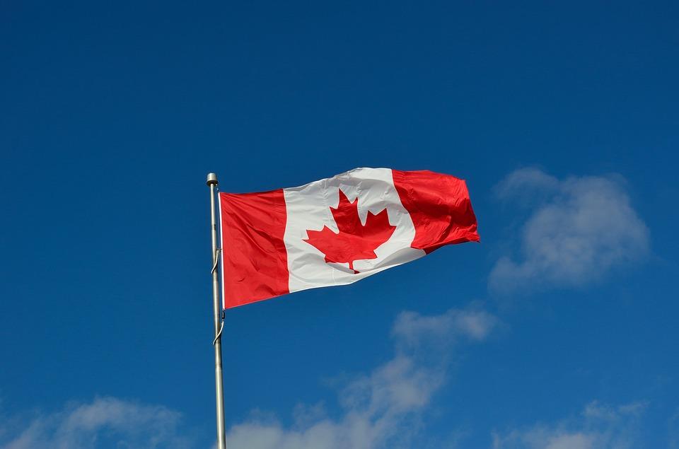 Canadian flag - guide on moving to Canada from the US