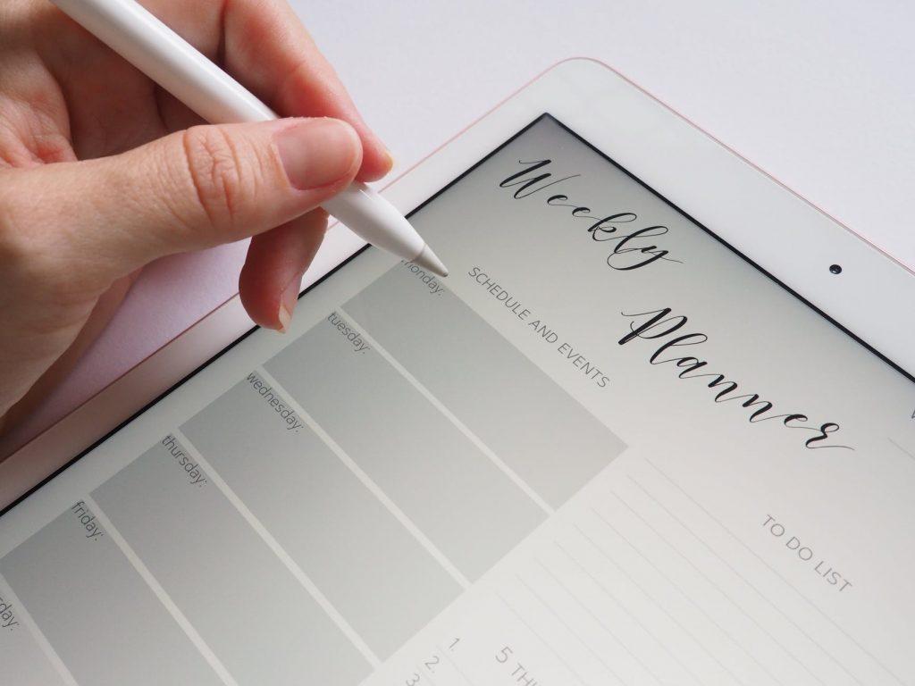 A tablet with a planning section opened. Making a perfect moving plan is easier than ever before.