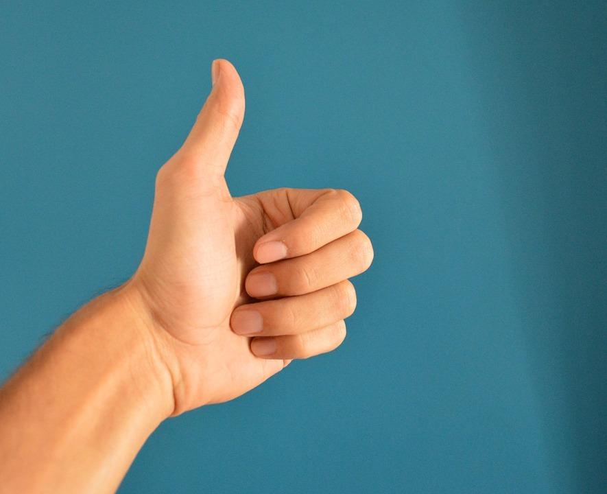 A thumbs-up gesture for the top Canada`s cities to live in 2018.